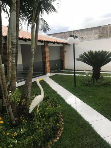 Casa Moderna de 5 quartos sendo quatro suítes toda no Blindex e porcelanato - Foto 17