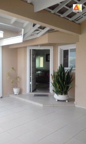 Casa maravilhosa com 3 belíssimos dorms, área de lazer com piscina e churrasqueira
