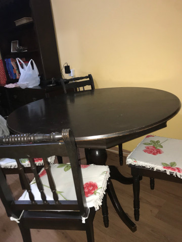 Mesa de madeira com 4 cadeiras (madeira maciça) - Foto 3