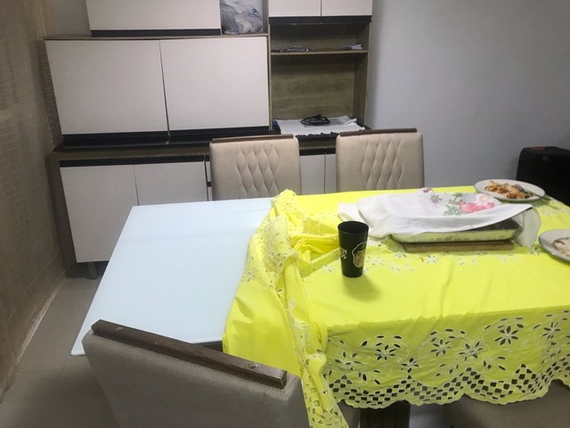 Armário de cozinha +mesas