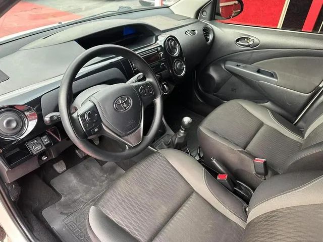 TOYOTA ETIOS HB XS 15 MT 2017 - Foto 6