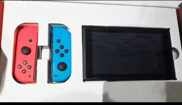 New Nintendo Switch Azul e Vermelho Neon