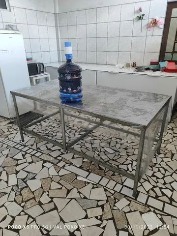 Mesa em alumínio leve 