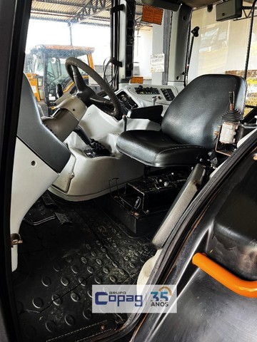 Trator de Pneus Valtra BH210 Ano 2014 - Foto 6