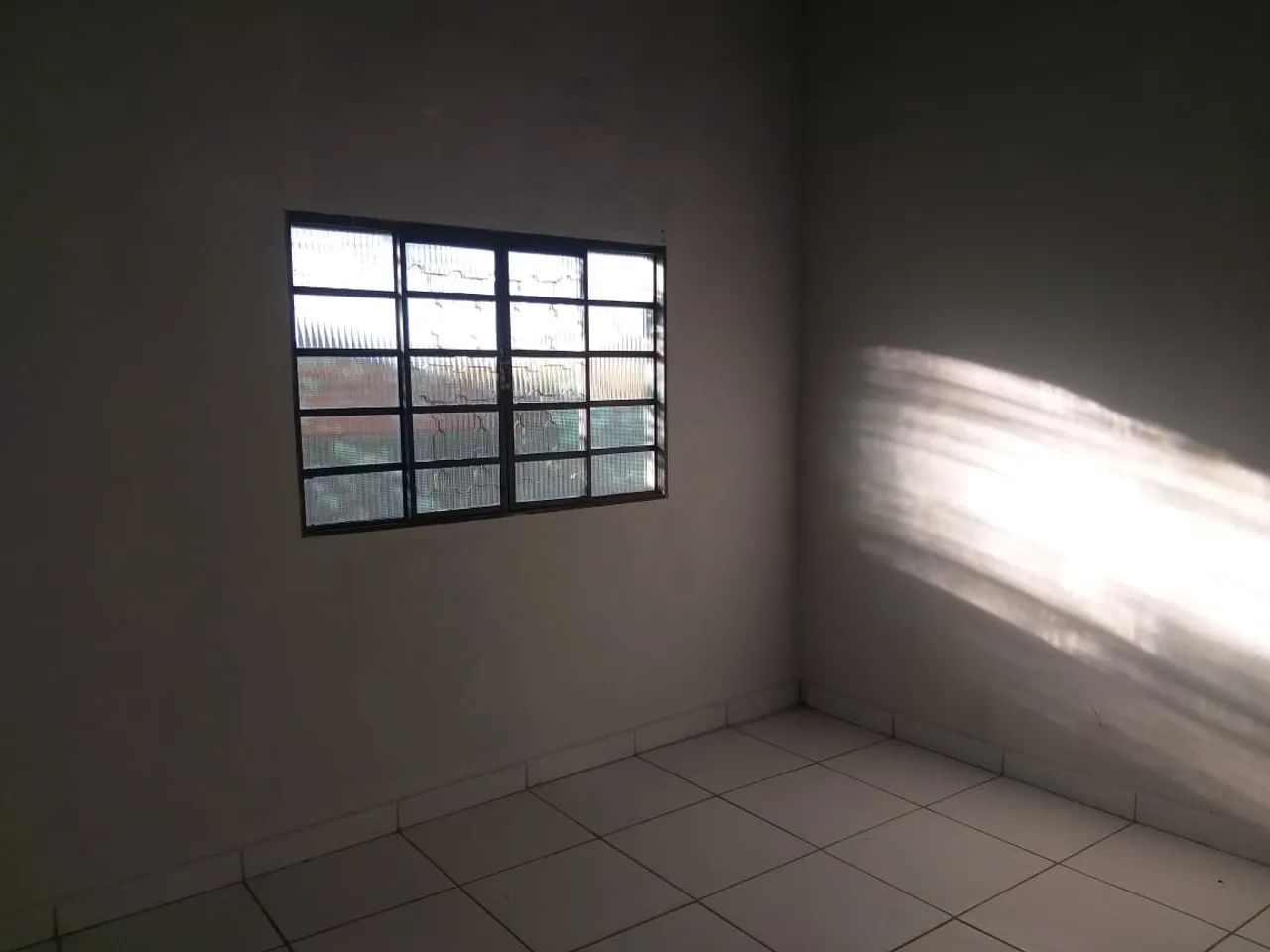 Casa Garavelo Casa de Rua com 2 Quarto(s) e 1 banheiro(s) à Venda, 110 por R$ 200.000 no s - Foto 5
