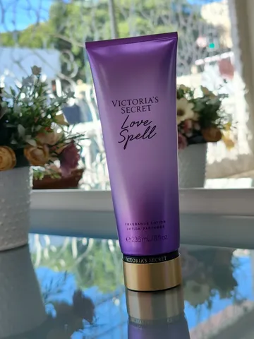 Creme Victoria's Secrets Love Spell - 236 ml