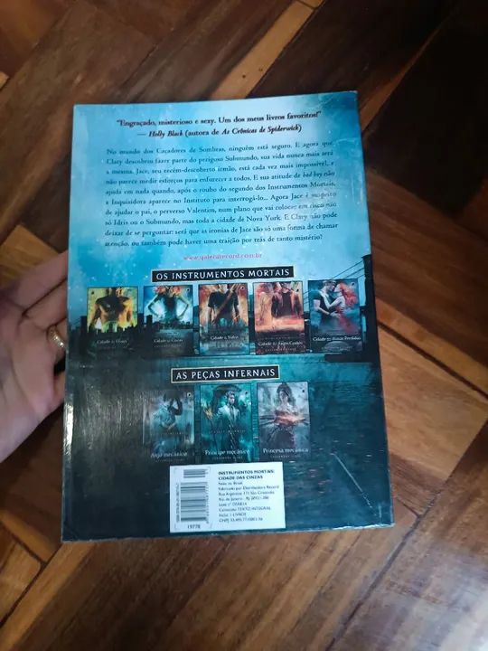 Livro cidade das cinzas  - Foto 3