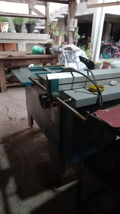 Máquina de Corte Industrial