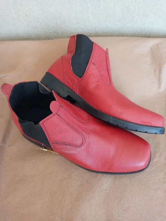 Bota botina de couro 42 tenho n.40 também - Foto 5