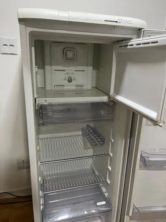 Geladeira Electrolux frost free RFE39 - Foto 6