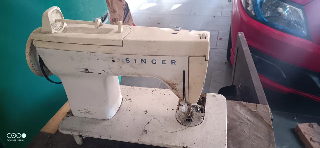 Máquina Singer facilita