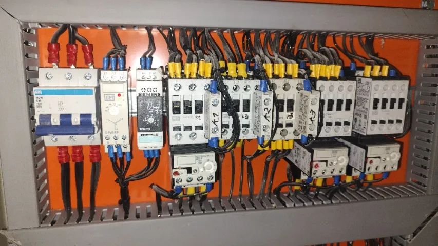 Painel Elétrico Industrial (c/ Estrela triângulo + 9 contatores) - Foto 4
