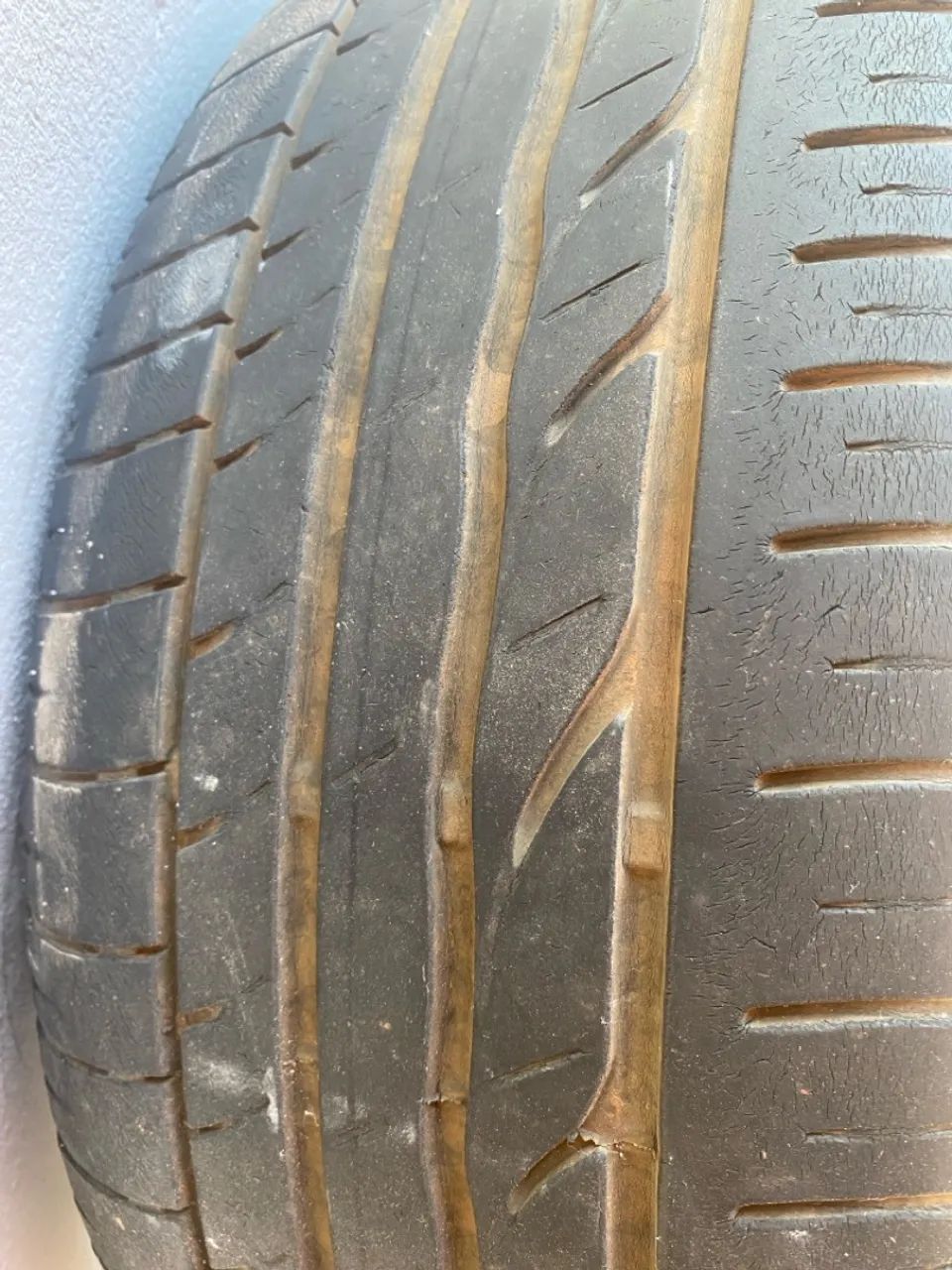 Pneu 205/55R16 - turanza Bridgestone  - Foto 4