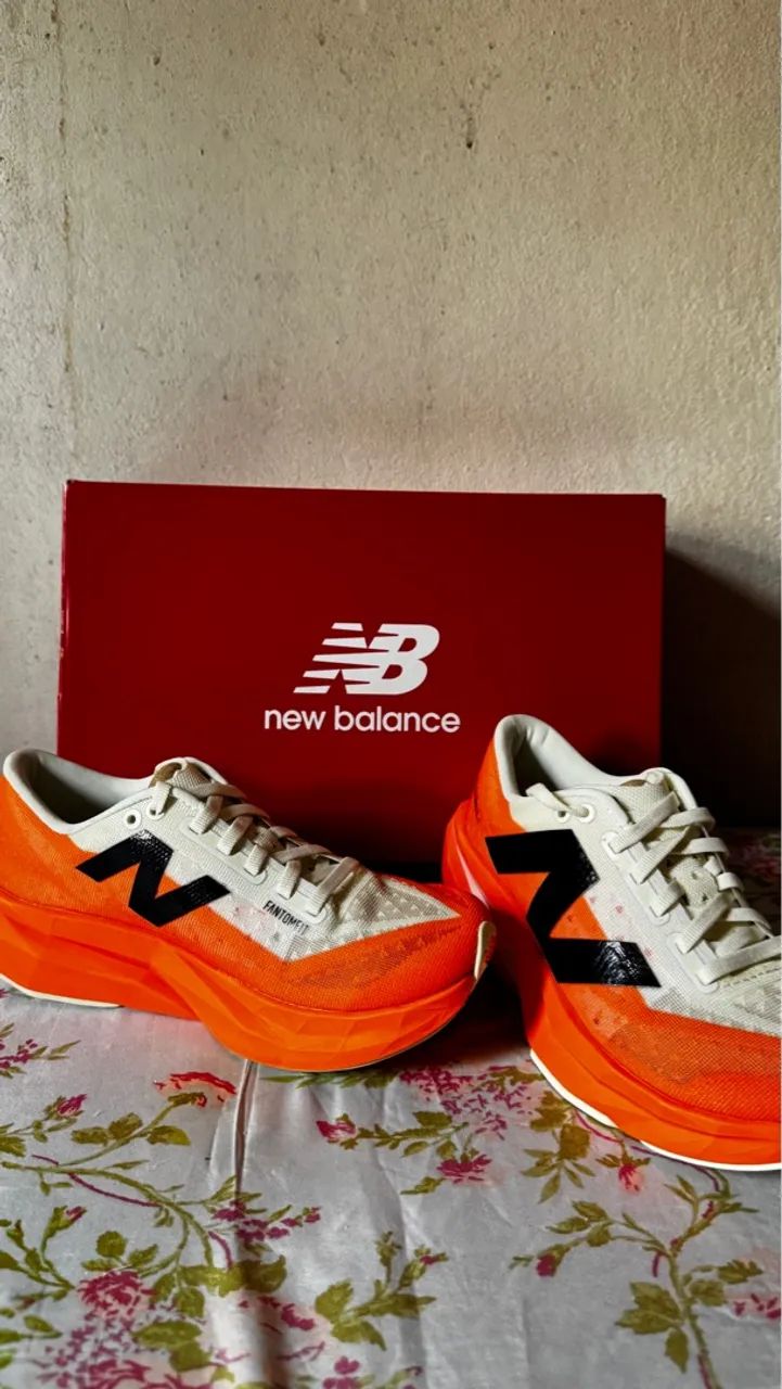  Tênis New Balance Fuelcell Rebel V4