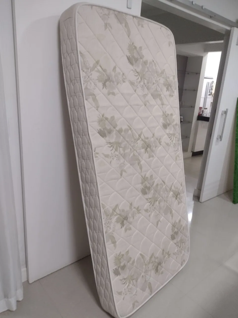 Colchão Solteiro com Estampa Floral