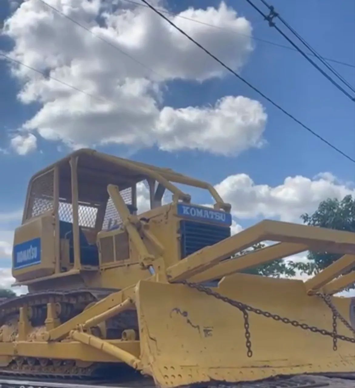 Trator de Esteiras D-50 Komatsu 