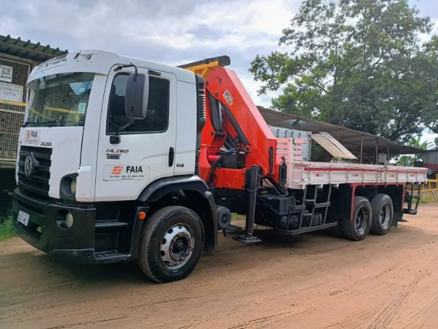 Caminhão Munck - VW 24.280 CRM 6X2 (2012)