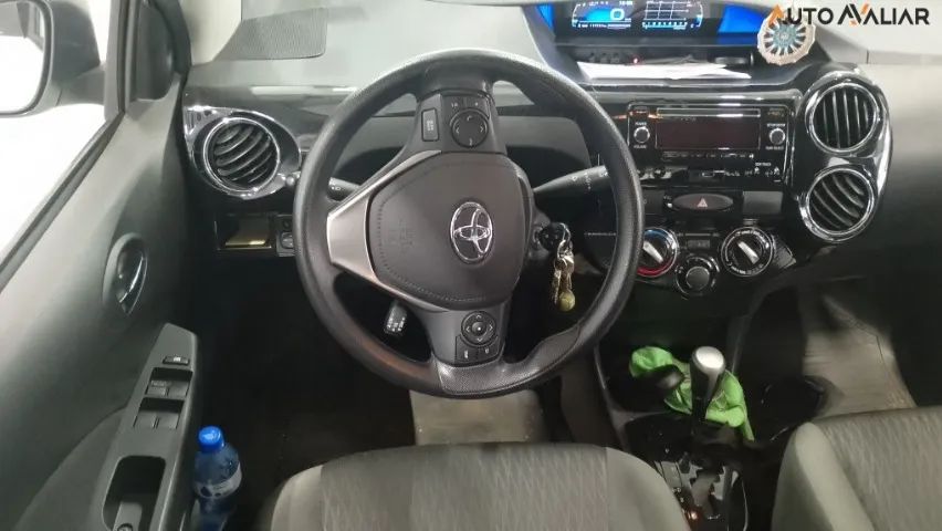 ETIOS 1.5 XS SEDAN 16V FLEX 4P AUTOMATICO - Foto 5