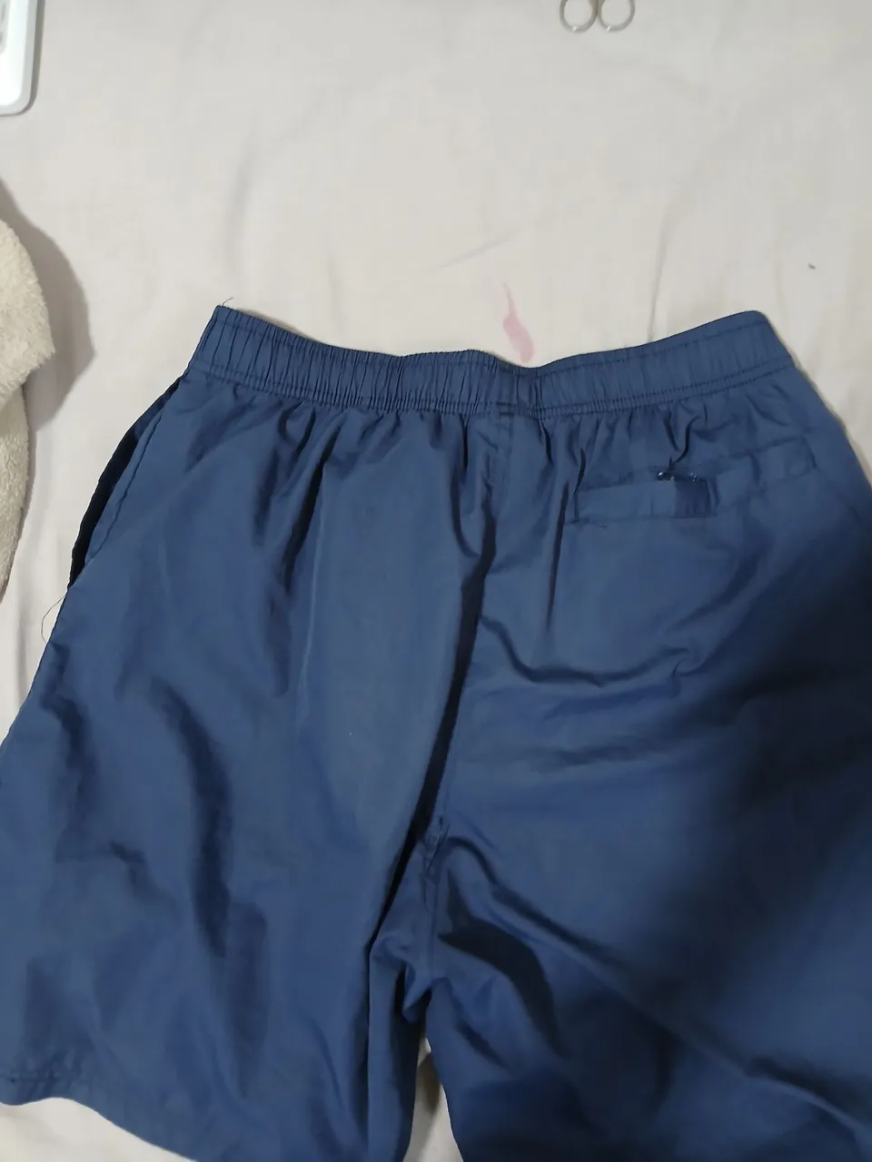 Shorts de praia azul marinho tam m 20 reais