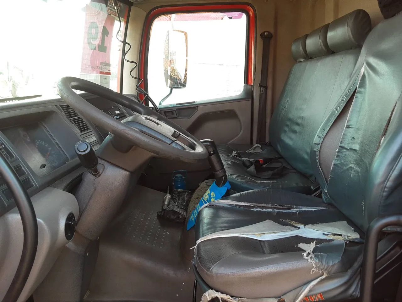 Volkswagen 15.190 E Constellation 2p (diesel)(E5) 2018/2019 Vamos Seminovos RIBEIRAO PRETO - Foto 9