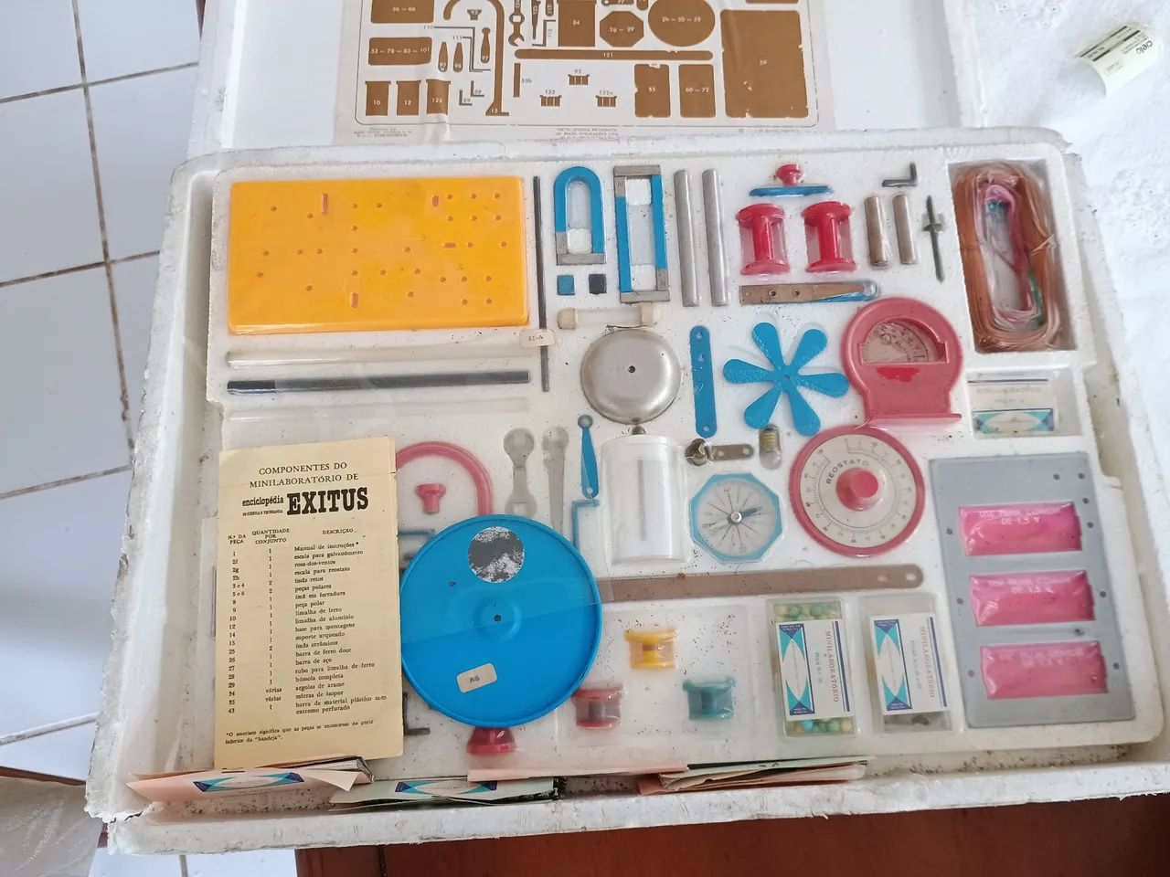Mini Laboratório Exitús - Enciclopédia de Ciência e Tecnologia - Foto 2