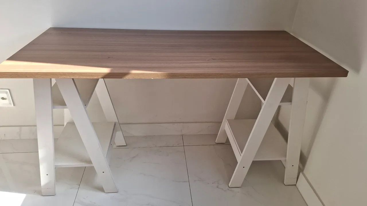 Escrivaninha moderna em madeira e branco - Foto 3