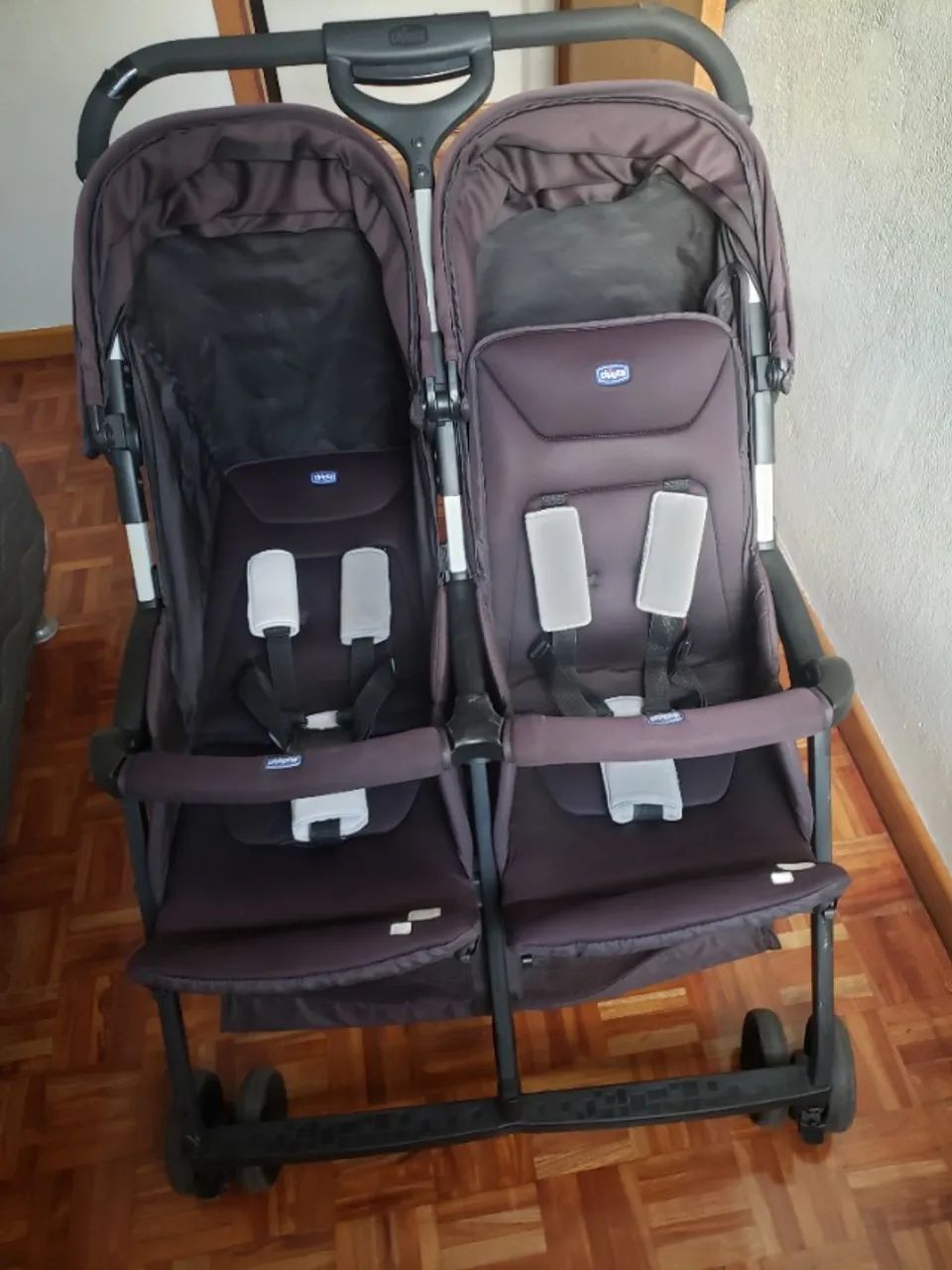 Carrinho de Bebê para Gêmeos - Chicco - Ohlala Twin - De 0kg a 15kg - Preto - Foto 6