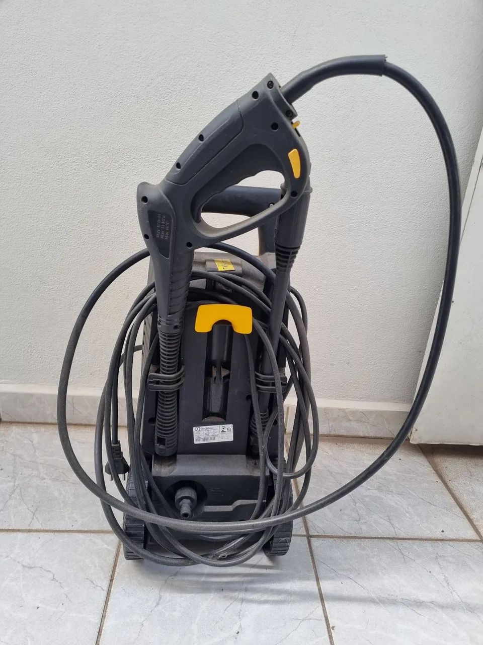 Lavadora de Alta Pressão Electrolux Power Wash Eco EWS30 1800psi com Bico Vario   - Foto 5