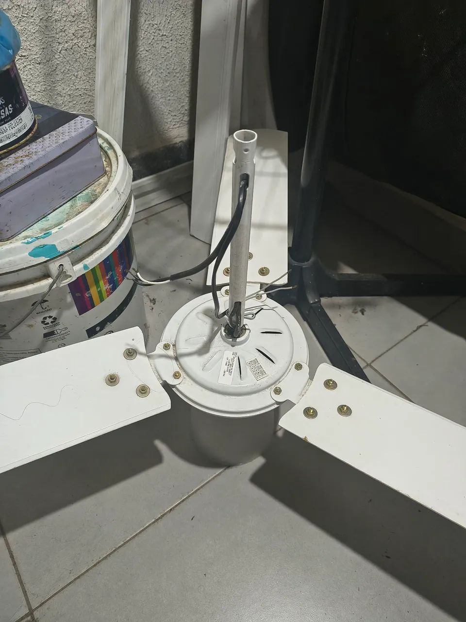 Ventilador de teto com defeito 