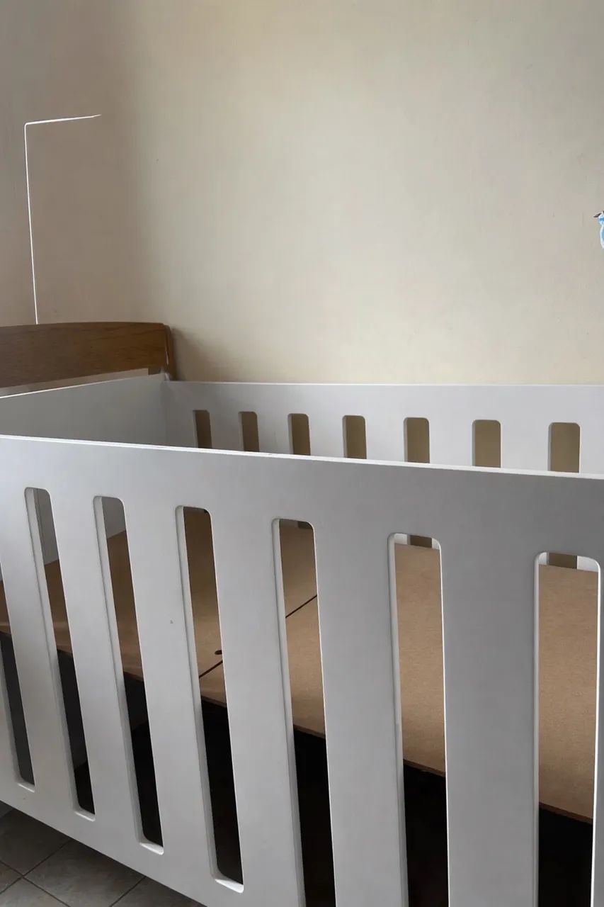 Berço Infantil Branco em Ótimo Estado 