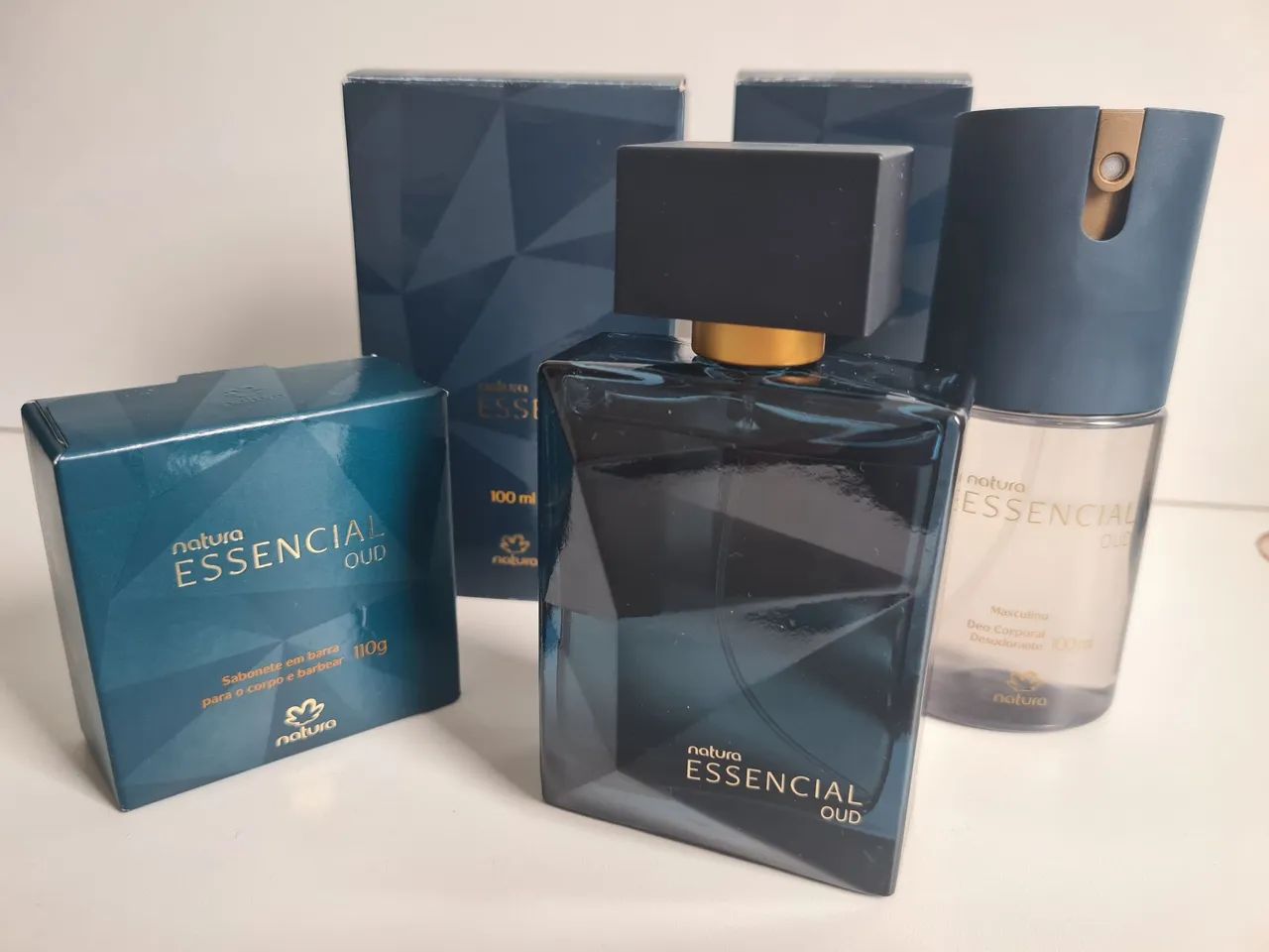 Kit Natura Essencial Oud - Perfume, Desodorante e Sabonete - Foto 4