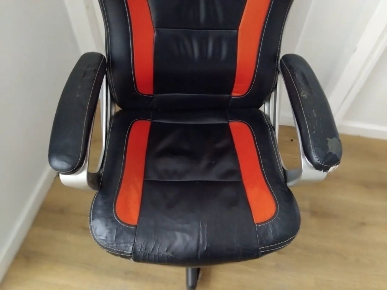 Cadeira Gamer em ótimo estado  - Foto 5