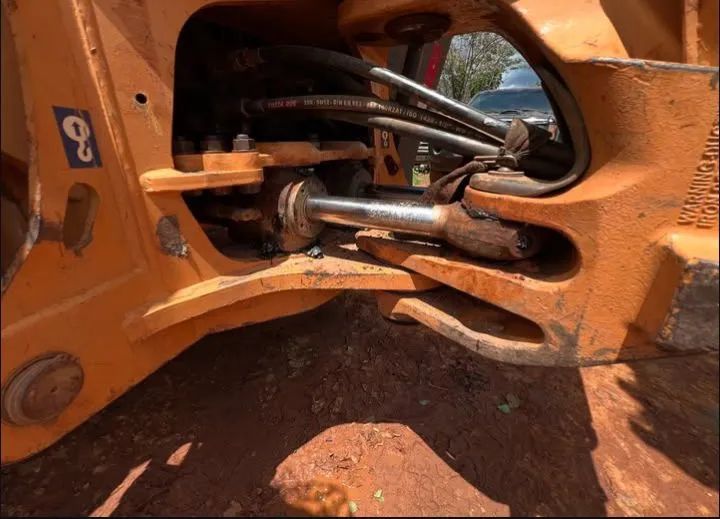 Retroescavadeira case 580N 4×4 - Foto 6