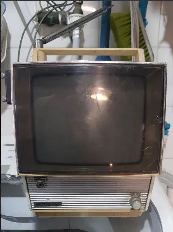 Lote de Antigas Tv Quasar, Mitsibich  E Branco Com Am Fm #av