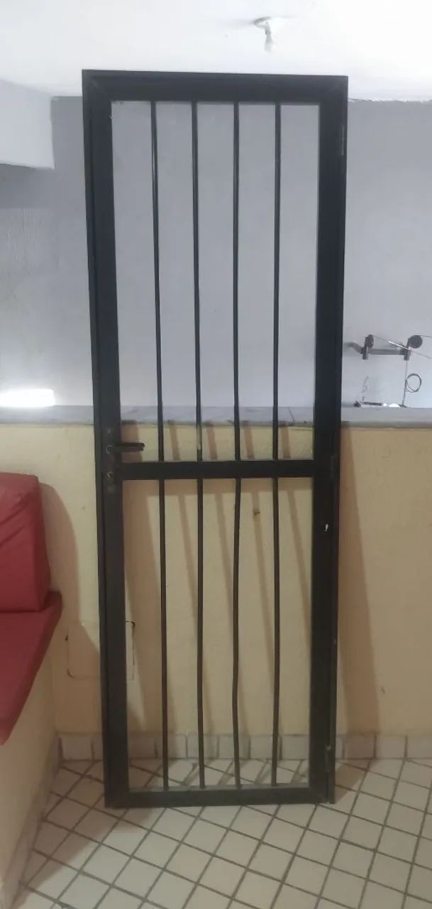 Porta alumínio tem chave e forramento  - Foto 3