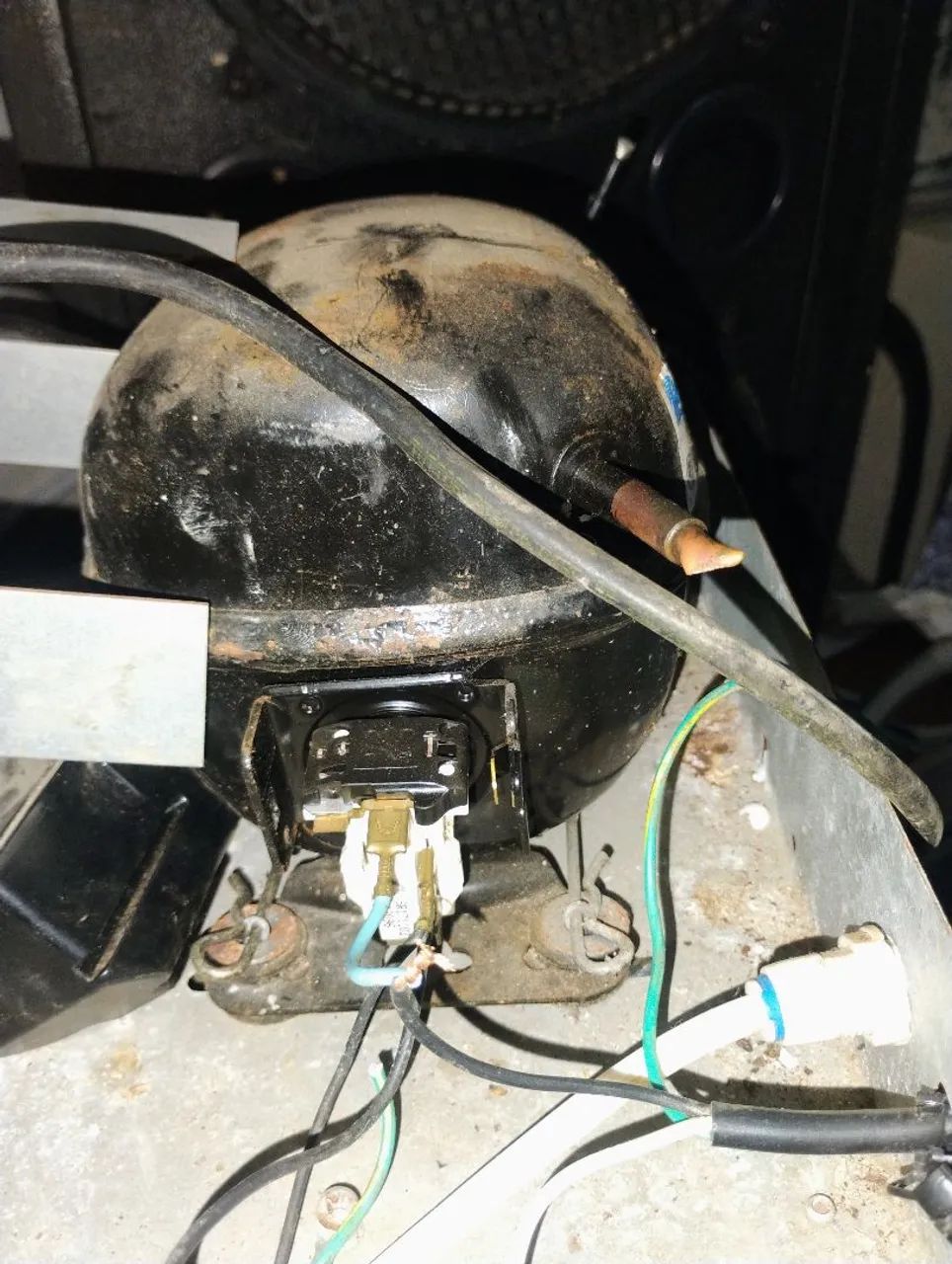 Compressor para 1/8 para bebedouro 127v - Foto 4