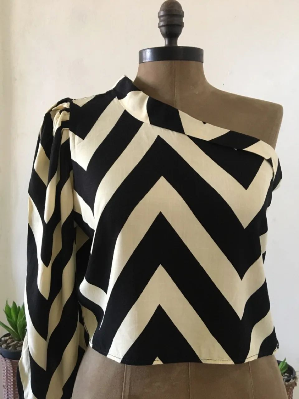 Blusa Feminina Decote Ombro Único - Foto 4