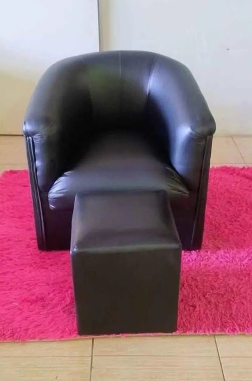 Poltrona e Puff Decorativos em Veludo Preto - Foto 3