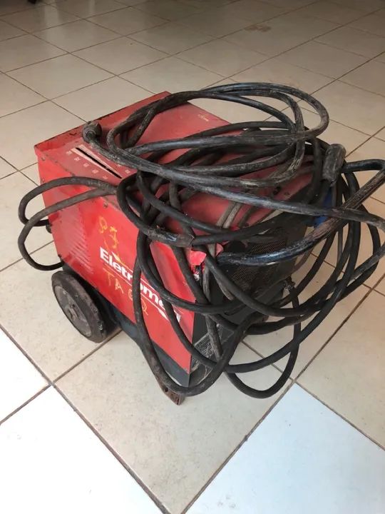 VENDO MÁQUINA DE SOLDA ELETROMEG 350amp COM CABO