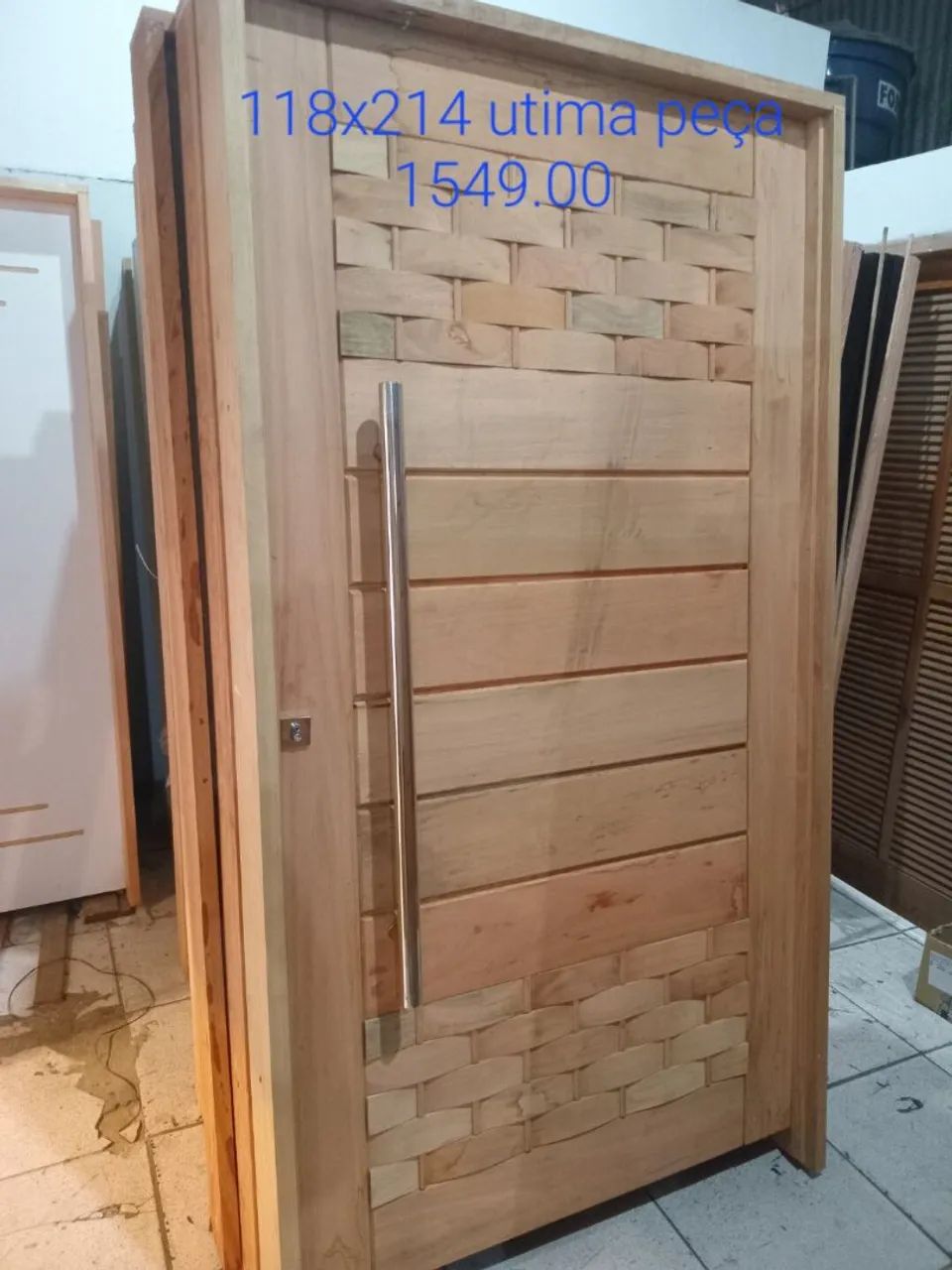 Porta pivotante 118x214 madeira eucalipto rosa  - Foto 2