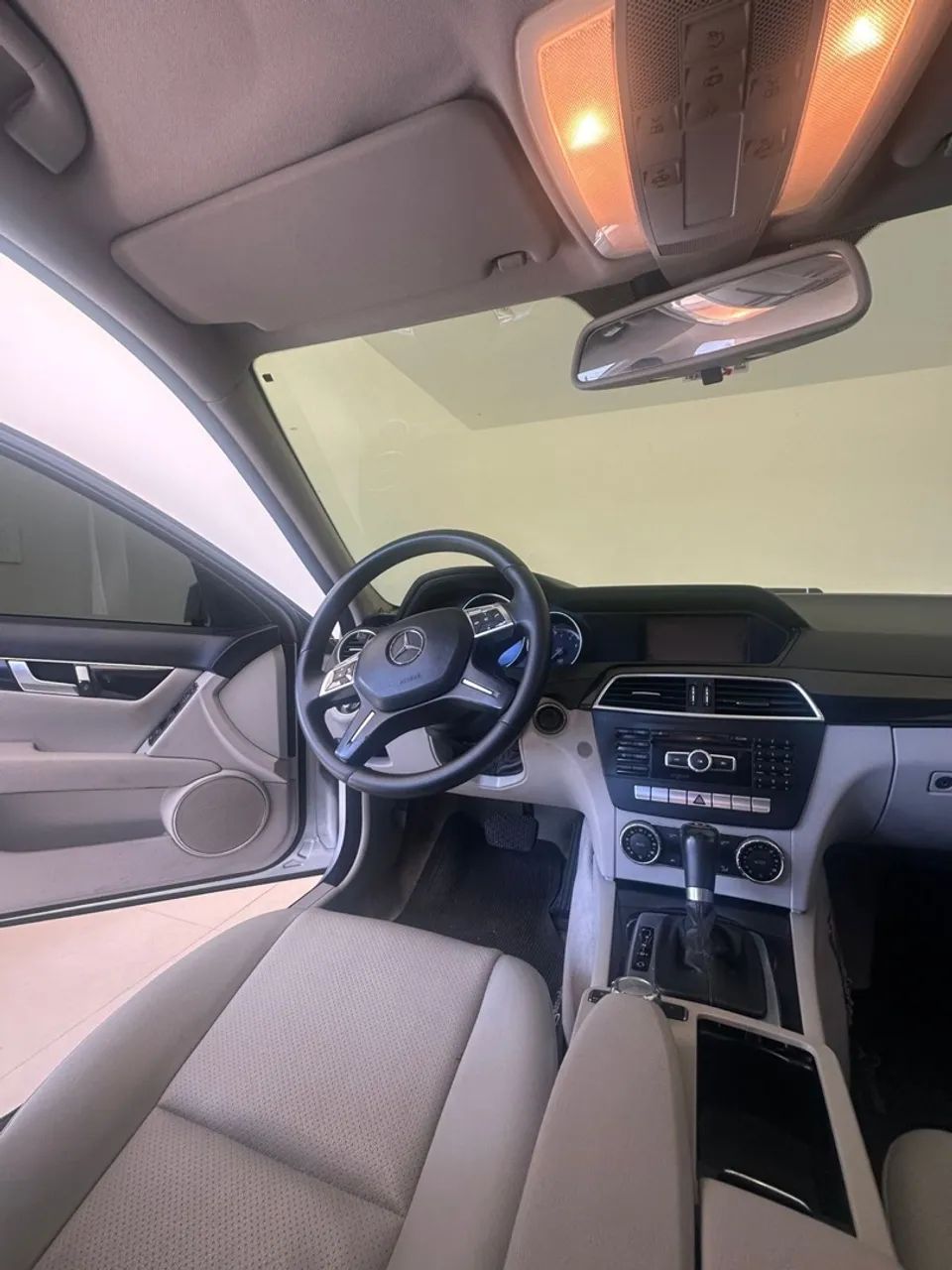 VENDO MERCEDES-BENZ C180 IMPECÁVEL  - Foto 2
