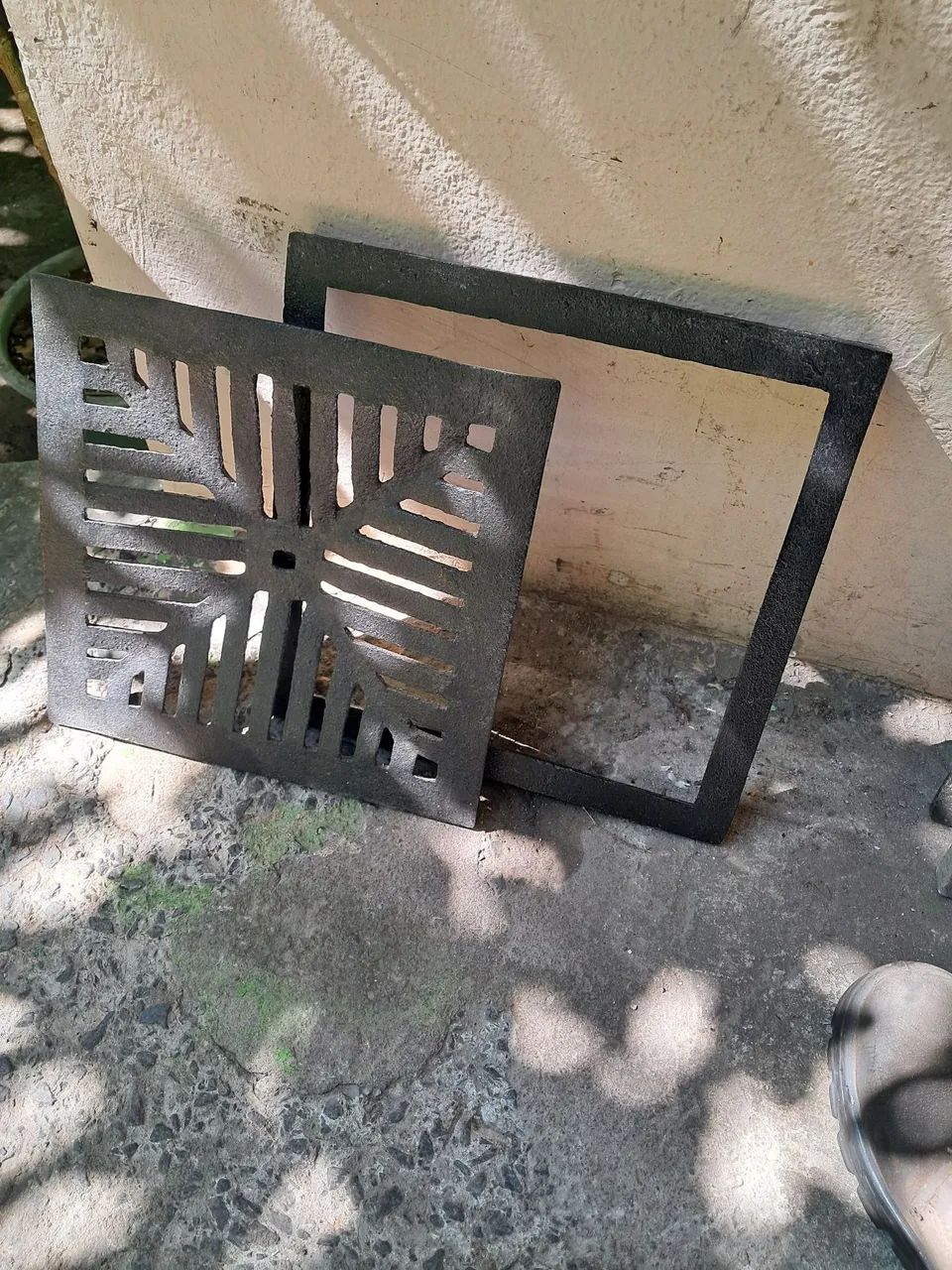 Cast iron floor drain