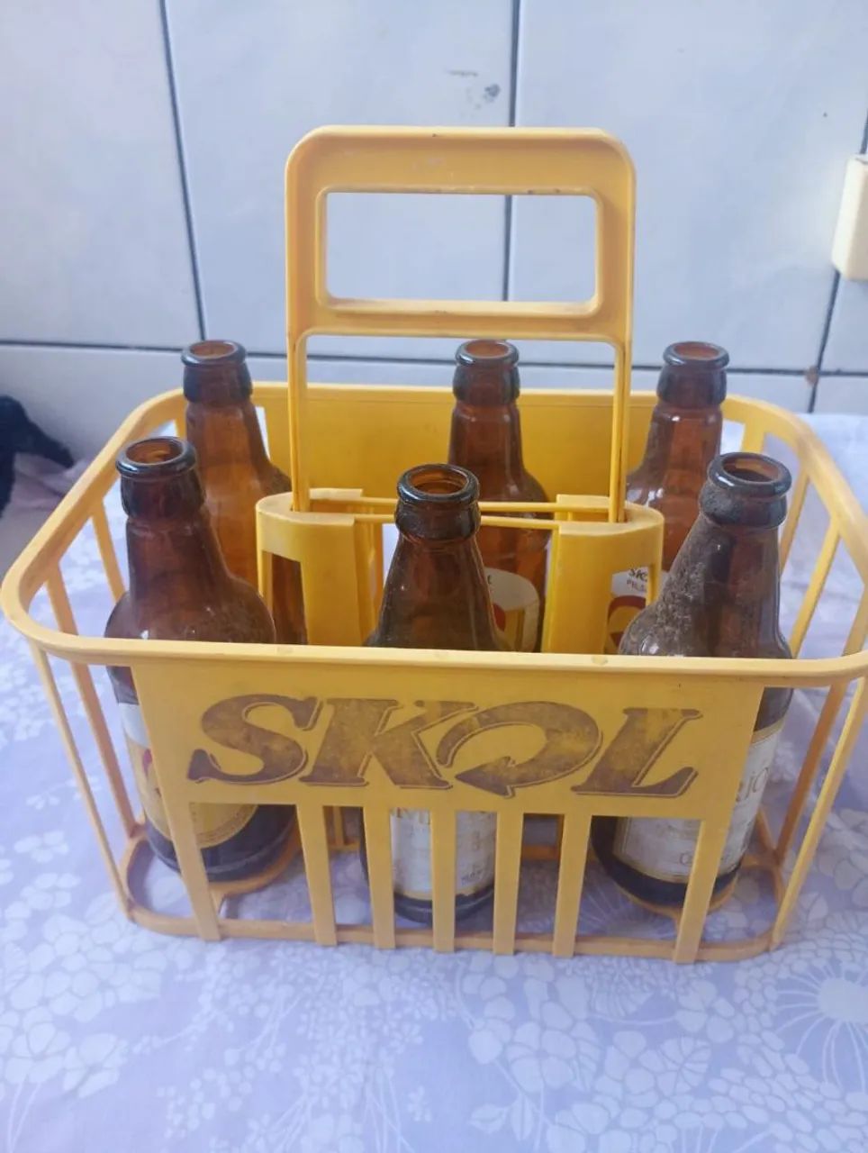 Vendo garrafas barrigudinha e suporte 