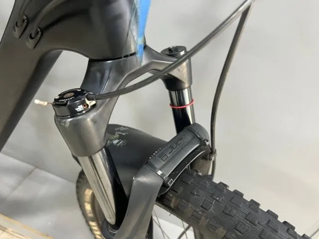 Bicicleta seminova MTB BXT carbono - Foto 3