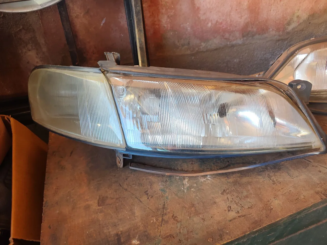 Faróis Vectra 98 e Kadett 95