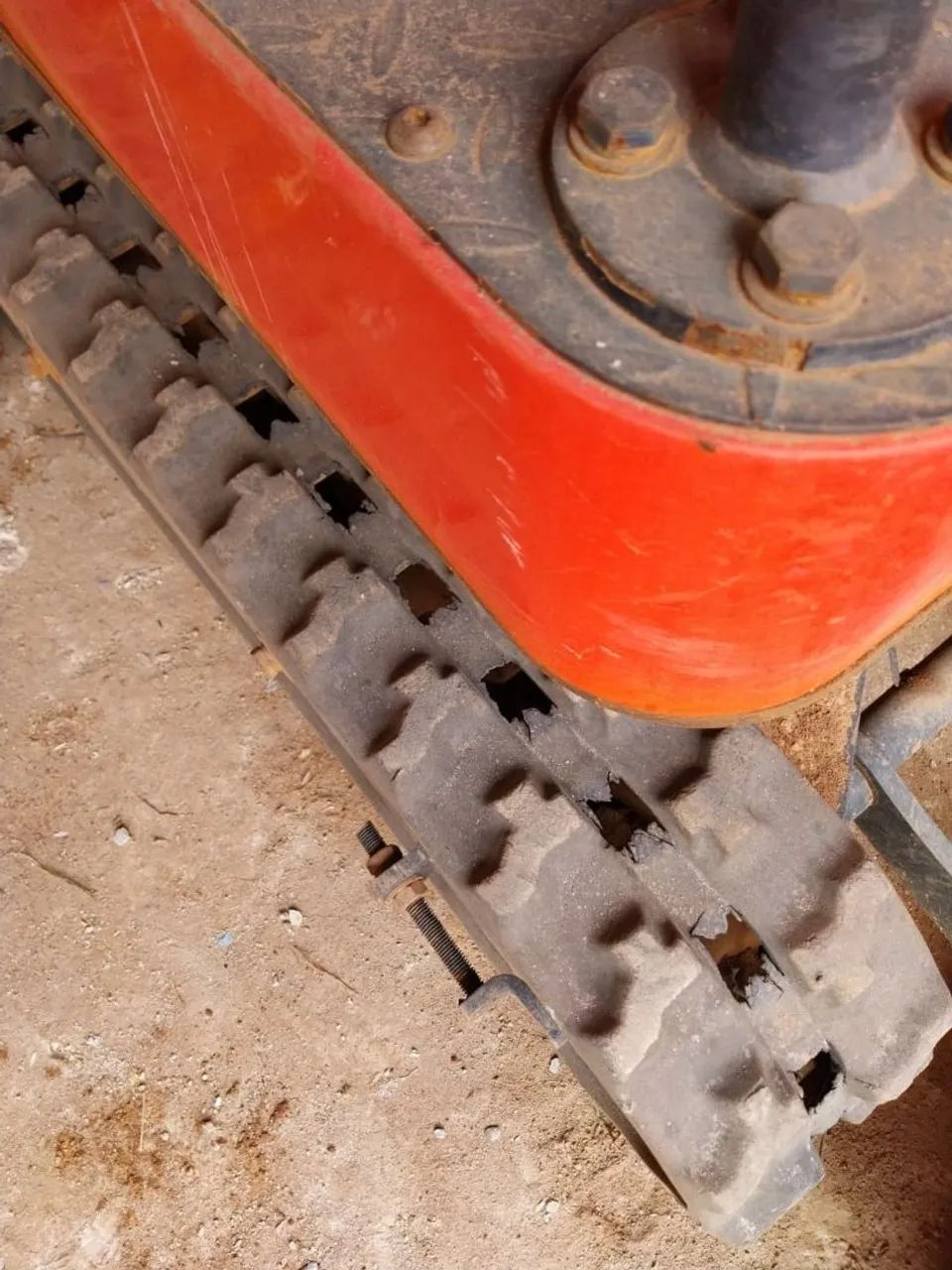 Mini Escavadeira 1.000 Kg 12hp a Diesel com capota Nagano 2023. - Foto 2