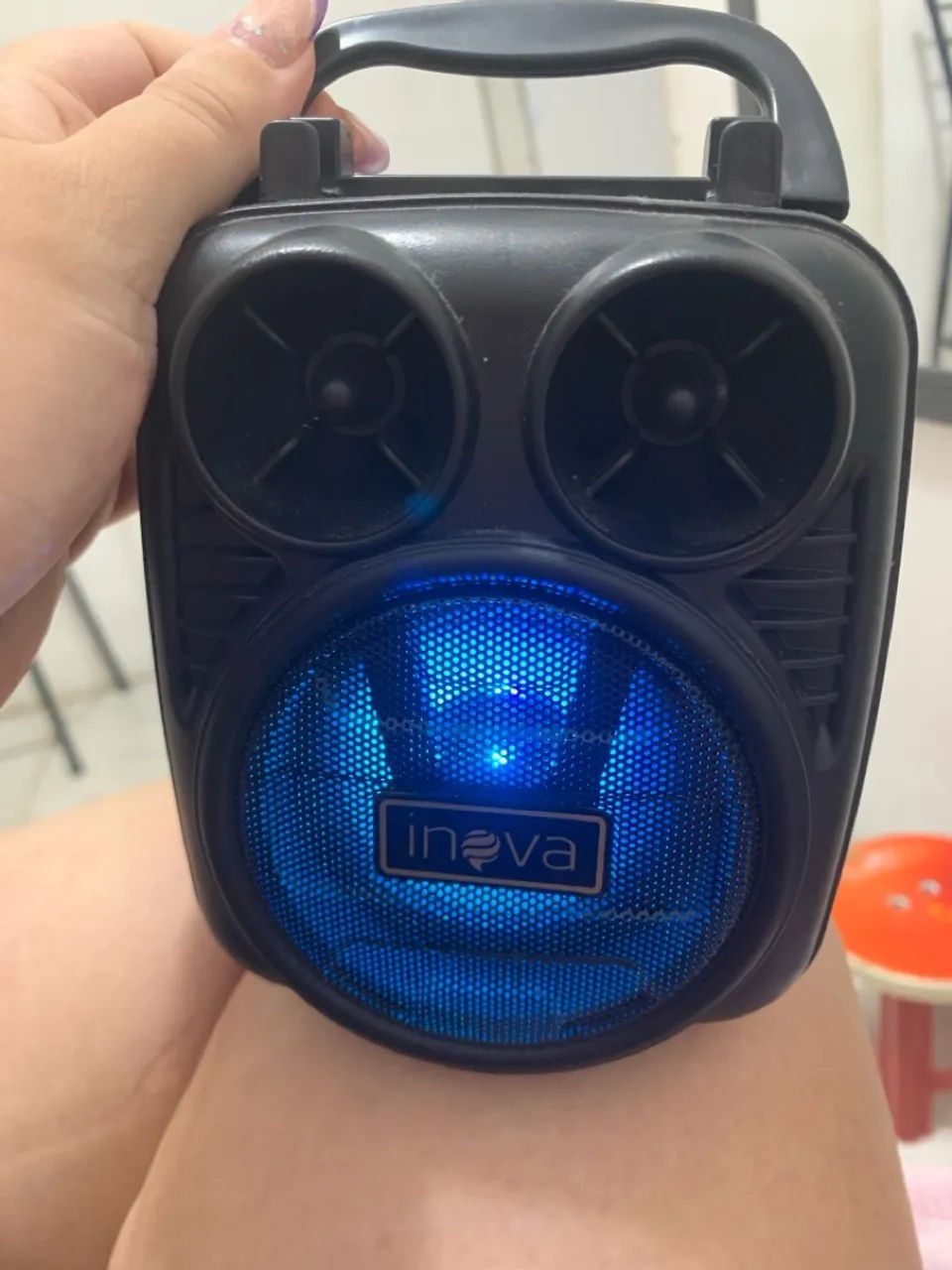 Caixa de Som Bluetooth Inova - Portátil e com LED!