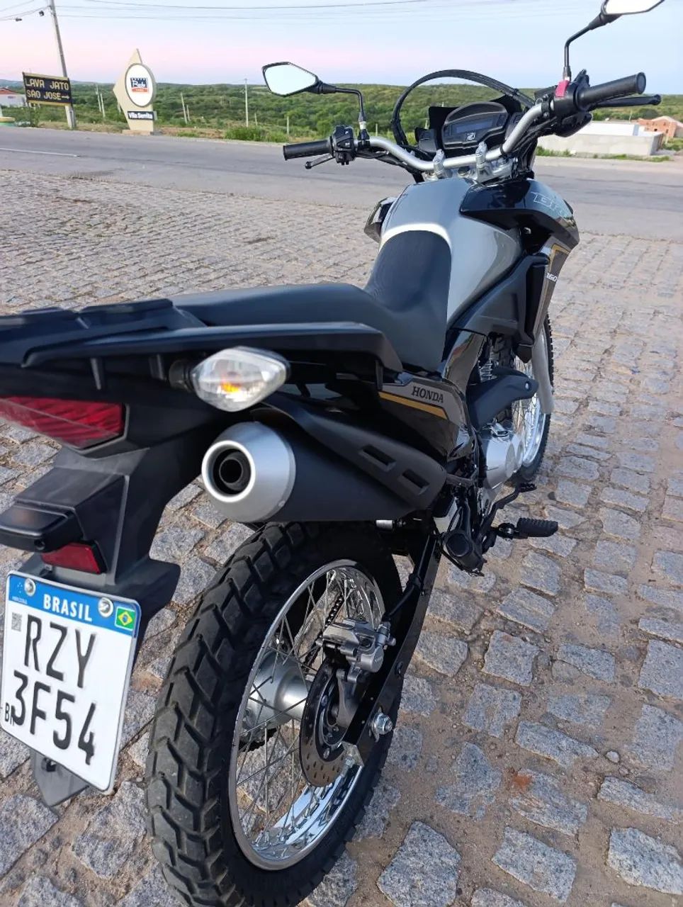 Bros ano 2023/23 com apenas 4.380 km rodados 