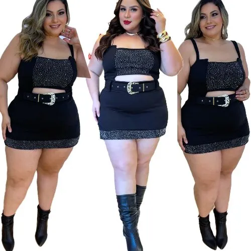 Macaquinho Plus Size Detalhes em apliques