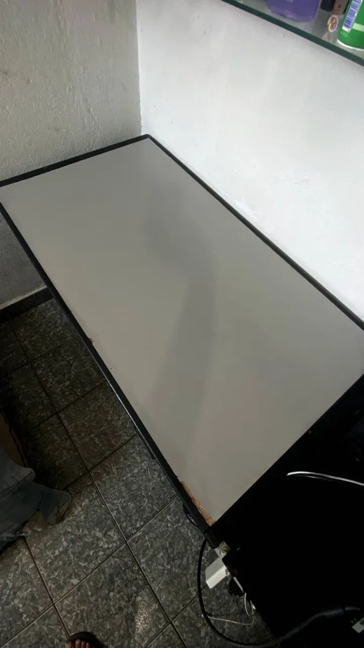 Mesa com gavetas - Foto 4